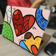 Carcasa para laptop pintada a mano